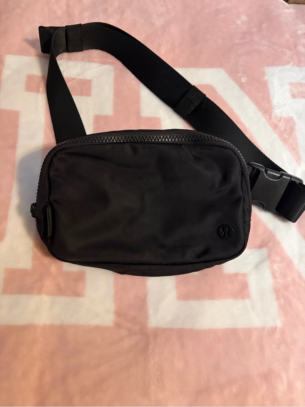 lululemon athletica Black Crossbody Belt Bag